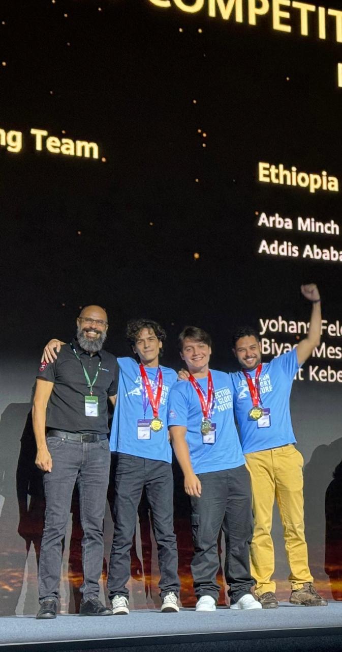 Equipe com as medalhas da final global